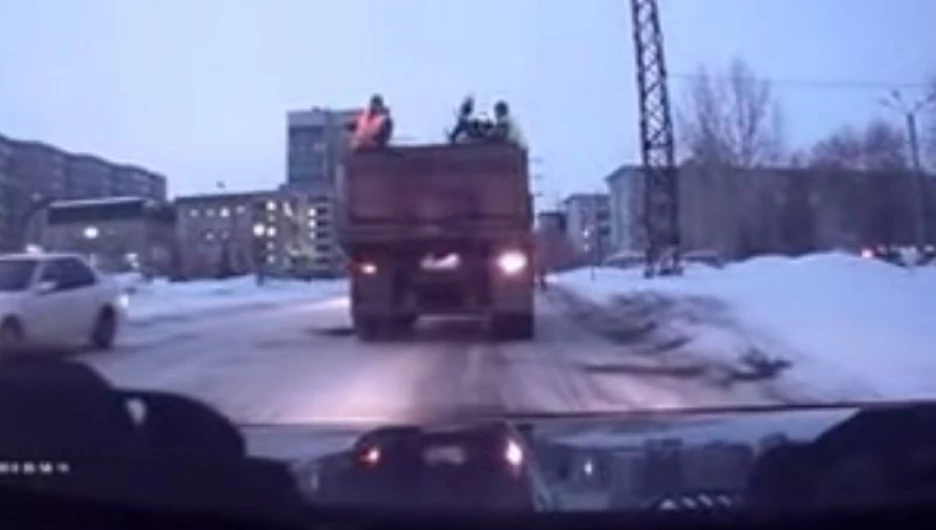 Видео про дорожников и дороги в Бийске.