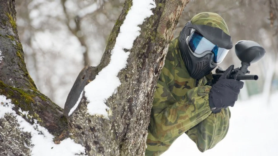 Поиграй в пейнтбол со скидкой 70% на улице или в закрытом помещении.