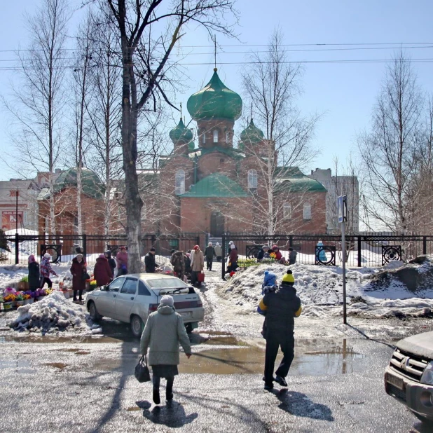 Вербное воскресенье в Барнауле. 5 апреля 2015 года.