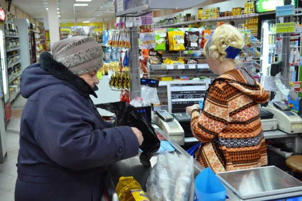 В Барнауле открылся новый социальный продовольственный магазин.