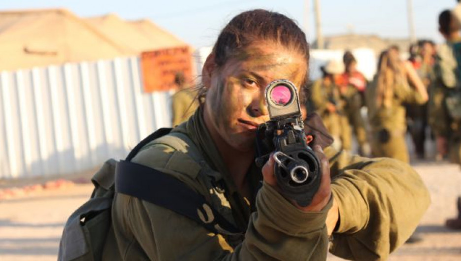 Женственное лицо израильской армии.
