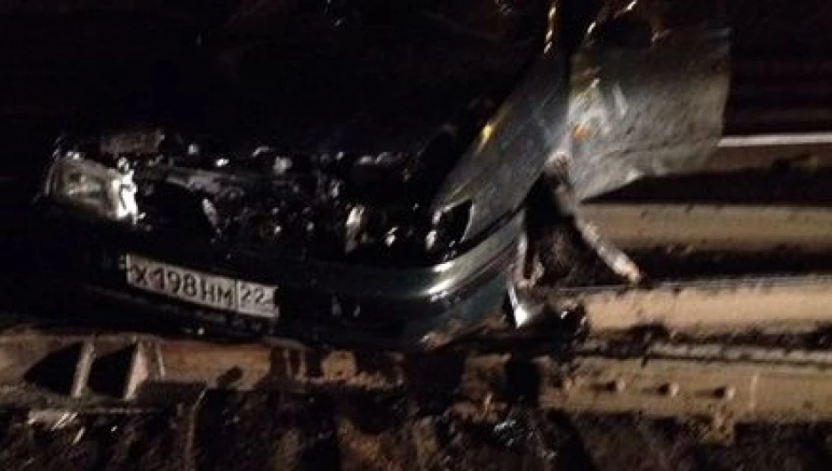 ДТП в Барнауле на кольцу Ул. Антона Петрова-Попова.