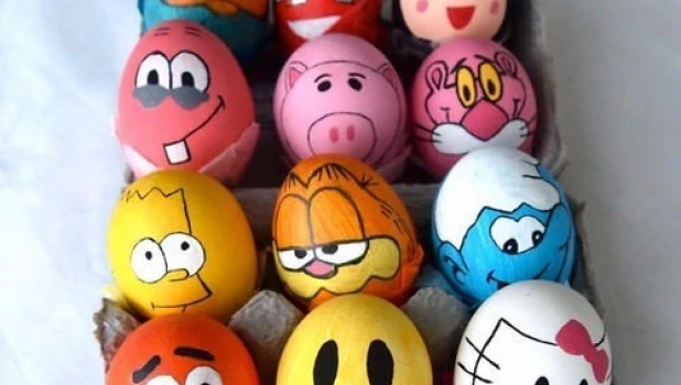 Украшение яиц на Пасху.