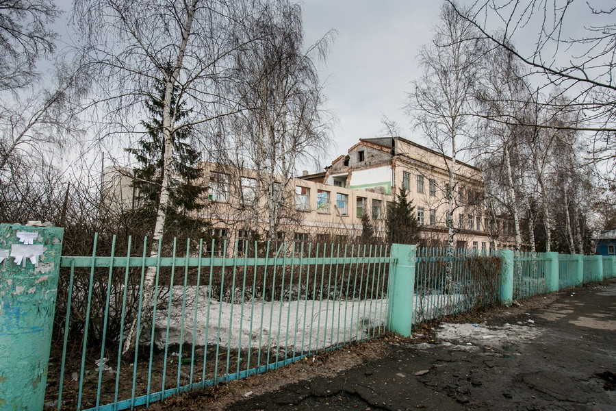 В Барнауле сносят школу на Аванесова.