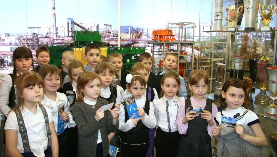 На "Алтай-Коксе" провели экскурсии для школьников и студентов.