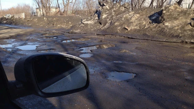 Дороги в Барнауле весной 2014 года.