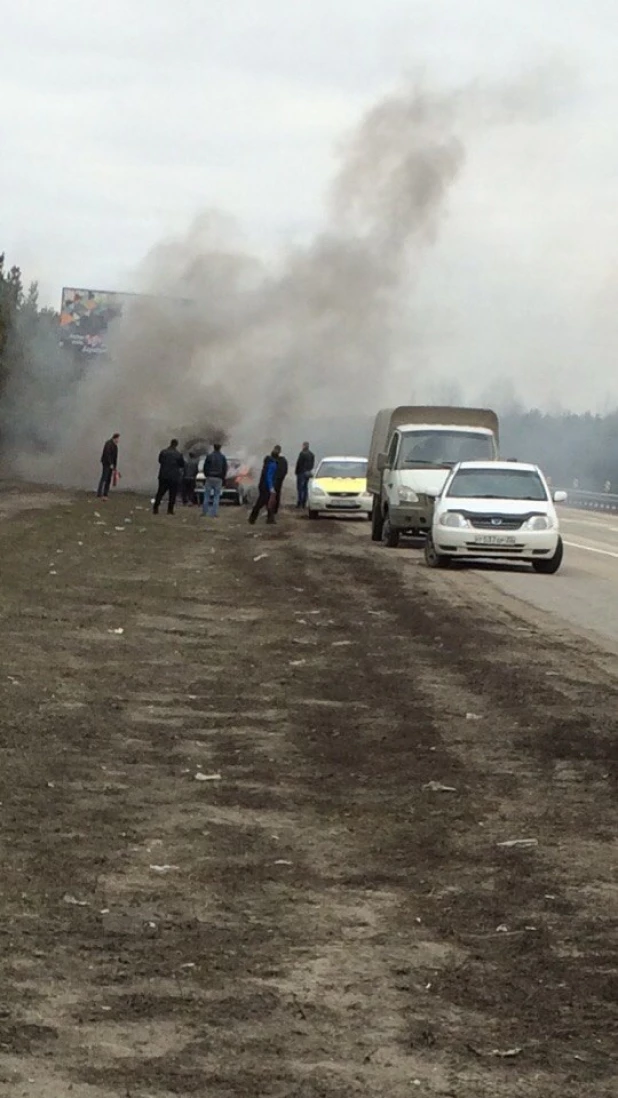 Под Барнаулом сгорел автомобиль отечественного производства.