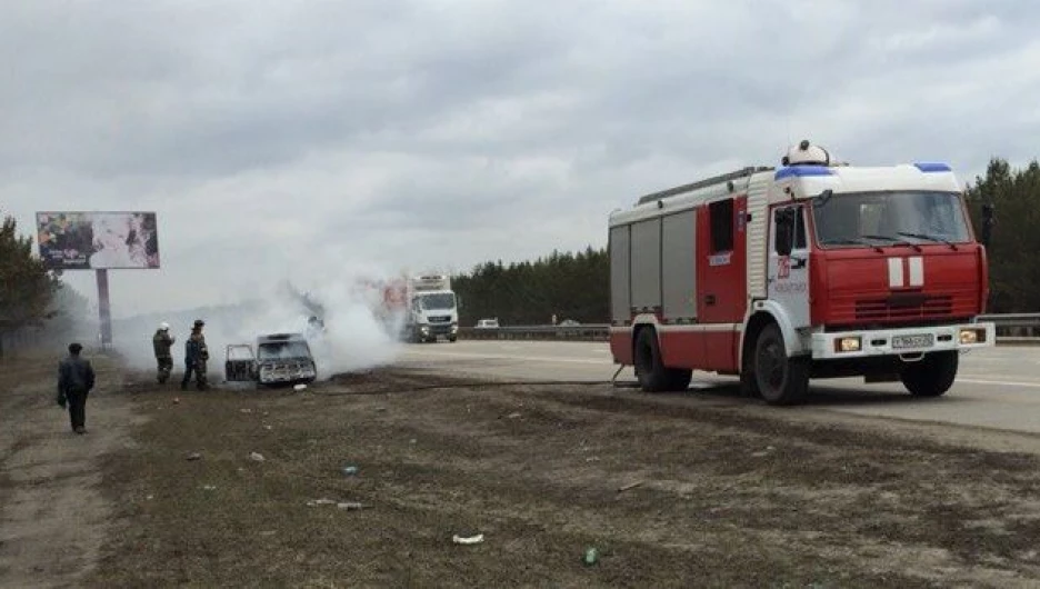 Под Барнаулом сгорел автомобиль отечественного производства.