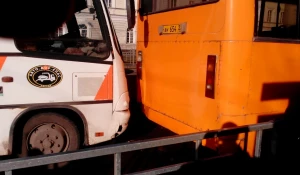 ДТП у пл. Спартака в Барнауле 17 апреля 2015 года.