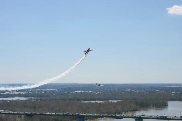 Авиашоу 25 апреля 2015 года в Барнауле.