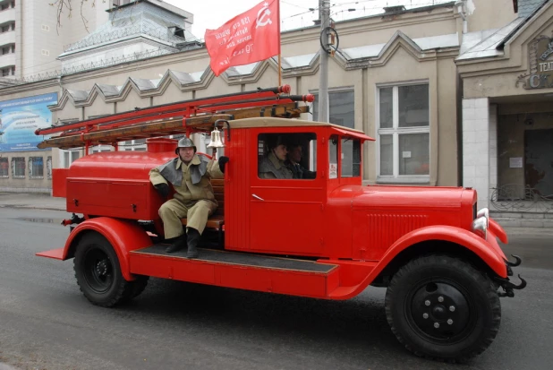 Выставка пожарной техники в Барнауле. 26 апреля 2015 года.