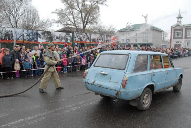 Выставка пожарной техники в Барнауле. 26 апреля 2015 года.