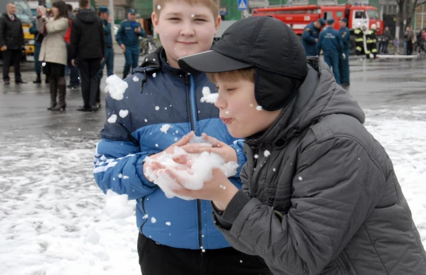 Выставка пожарной техники в Барнауле. 26 апреля 2015 года.