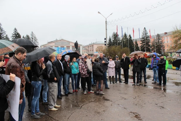 Акция протеста против плохих дорог в Рубцовске