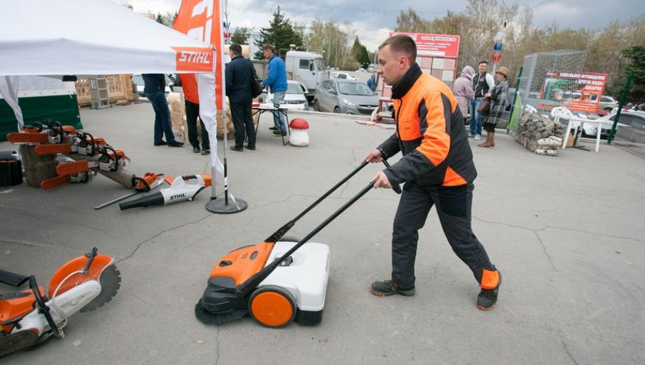 Строительная выставка в Барнауле. 28 апреля 2015 года.