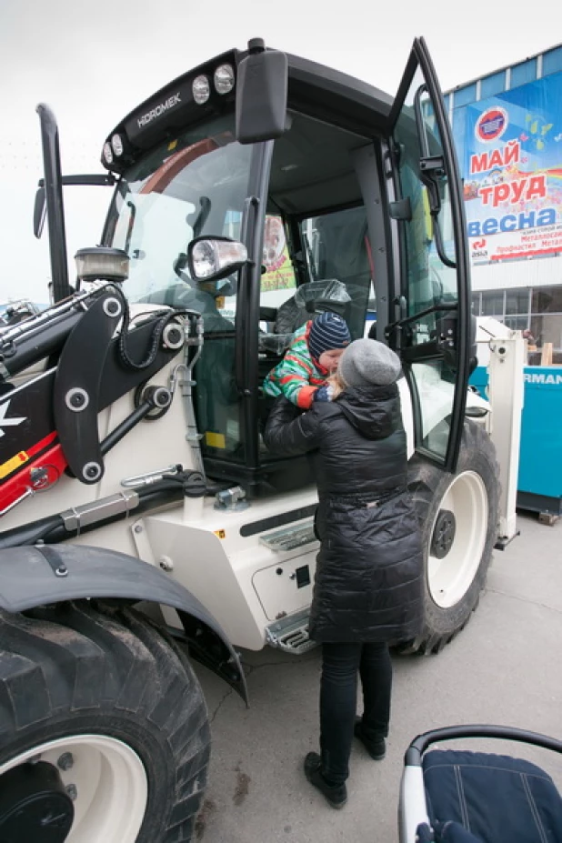 Строительная выставка в Барнауле. 28 апреля 2015 года.