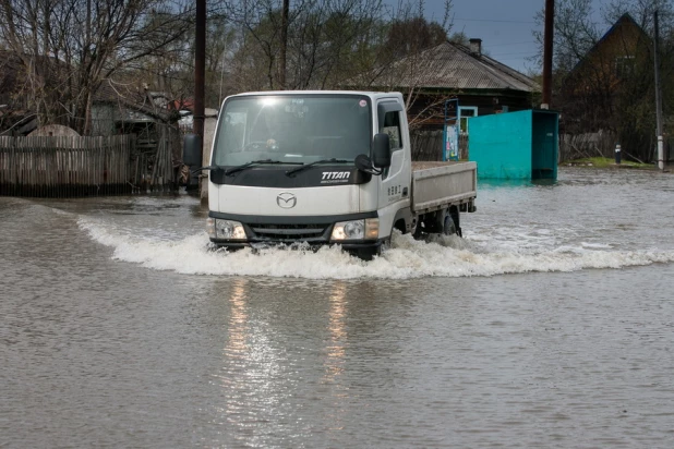 Паводок в Затоне, 30 апреля 2015 года.