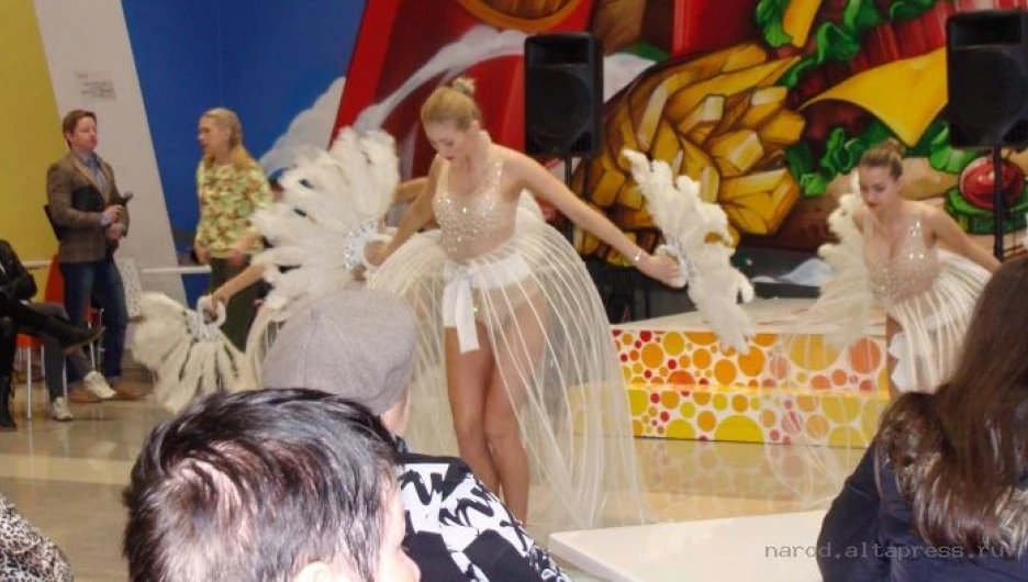 Показ мод в "Огнях". 1 мая 2015 года.