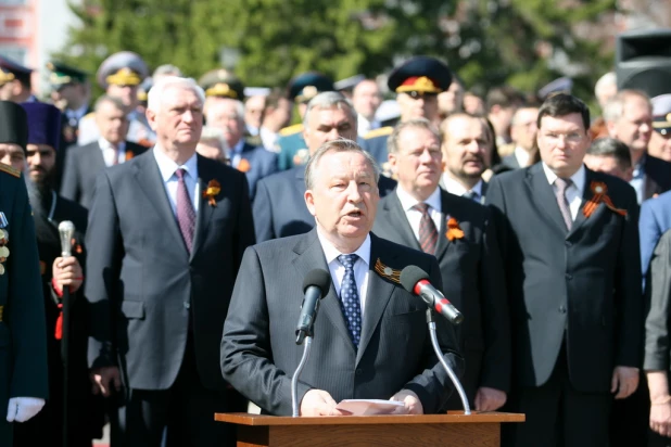 Шествие "Бессмертного полка" и войск Барнаульского гарнизона. 9 мая 2015 года.