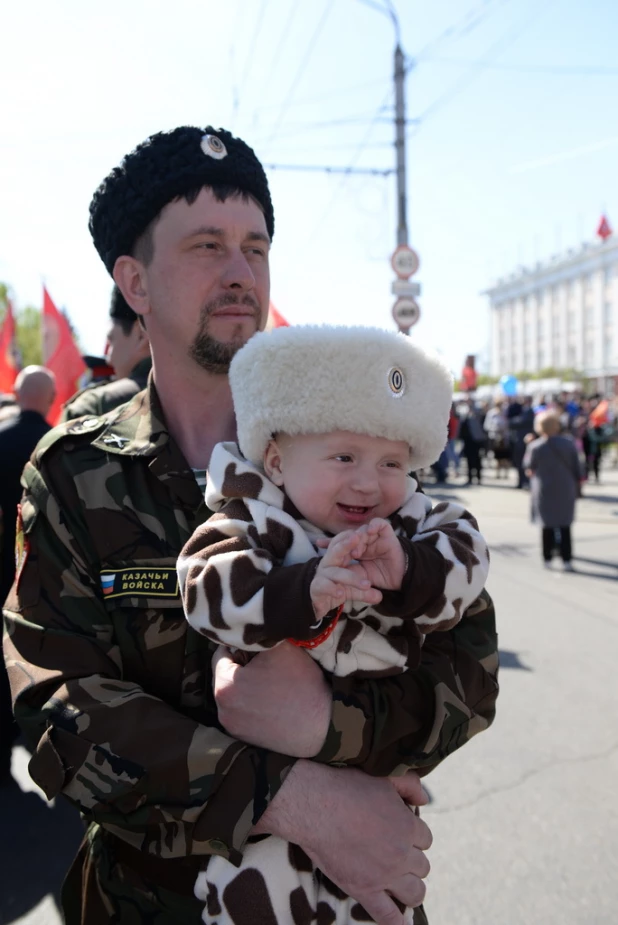 Народные гуляния на 9 мая 2015 года в Барнауле.