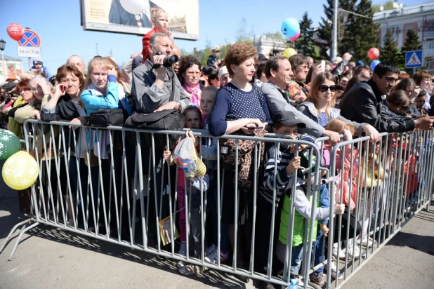 Парад Победы в Барнауле 9 мая 2015 года.