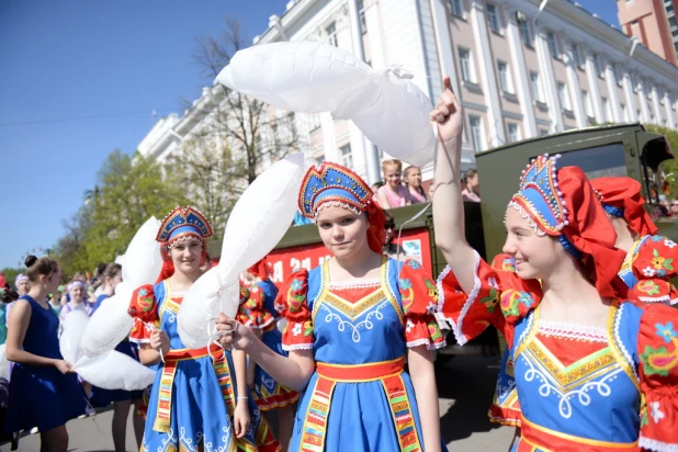 Парад Победы в Барнауле 9 мая 2015 года.