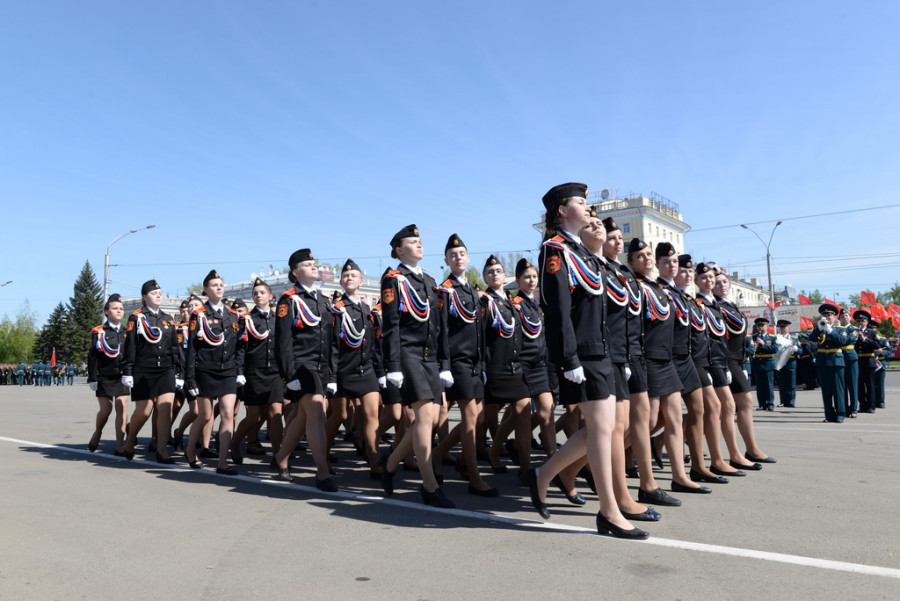 Парад Победы в Барнауле 9 мая 2015 года.