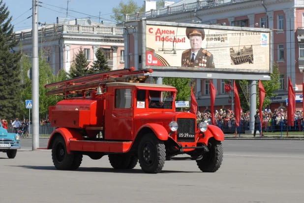 Парад Победы в Барнауле 9 мая 2015 года.