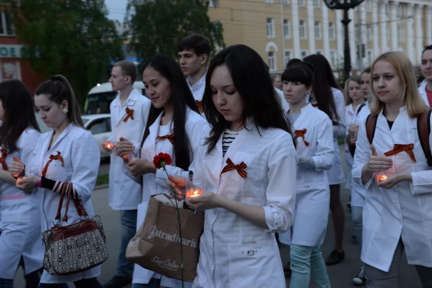 Студенты АГМУ почтили память военных медиков.