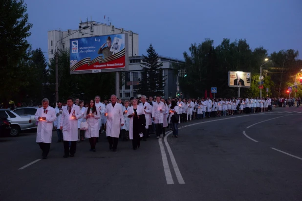 Студенты АГМУ почтили память военных медиков.