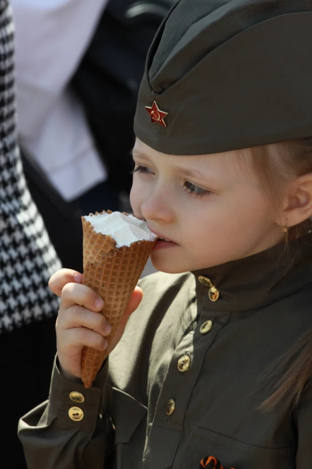 Девушки Барнаула на 9 мая 2015.