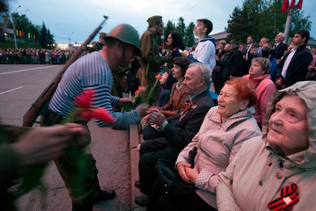 В Барнауле прошла реконструкция взятия Рейхстага. 11 мая, 2015 года.