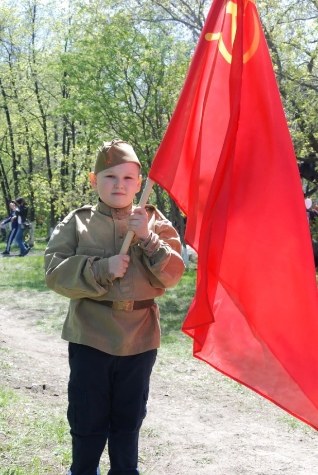 Участники шествия "Бессмертный полк". Барнаул, 9 мая 2015 год.