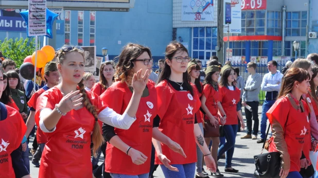 Участники шествия "Бессмертный полк". Барнаул, 9 мая 2015 год.