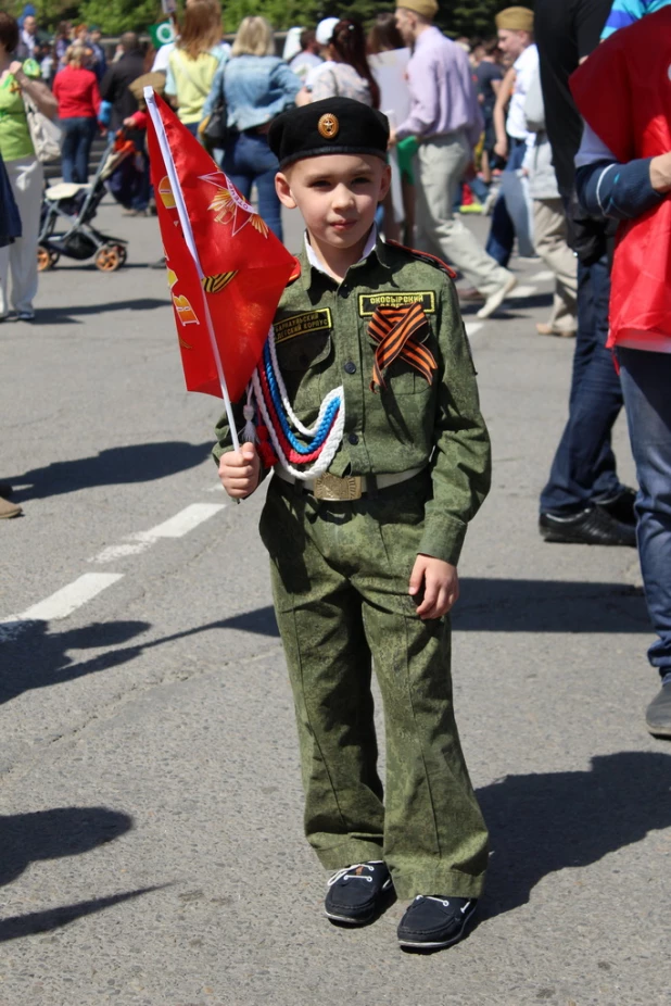 Участники шествия "Бессмертный полк". Барнаул, 9 мая 2015 год.