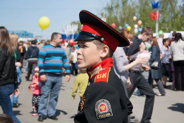 Участники шествия "Бессмертный полк". Барнаул, 9 мая 2015 год.