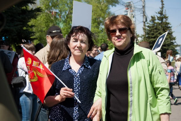 Участники шествия "Бессмертный полк". Барнаул, 9 мая 2015 год.