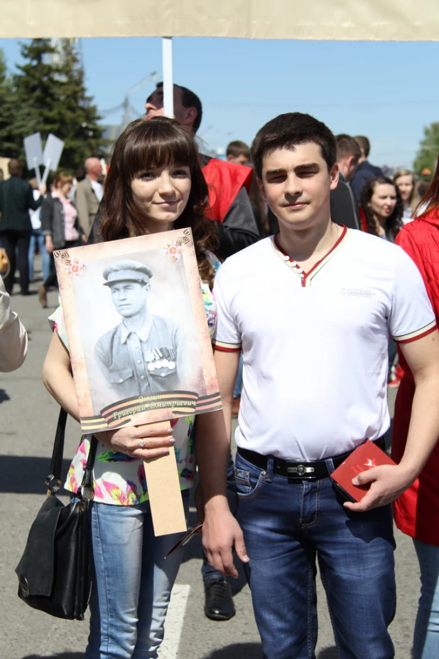 Участники шествия "Бессмертный полк". Барнаул, 9 мая 2015 год.