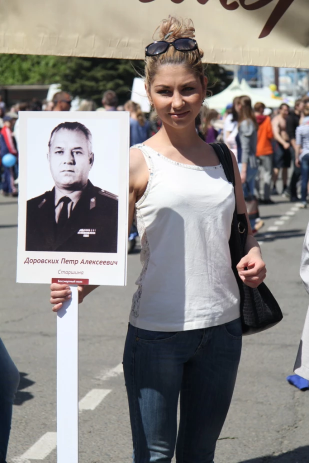 Участники шествия "Бессмертный полк". Барнаул, 9 мая 2015 год.