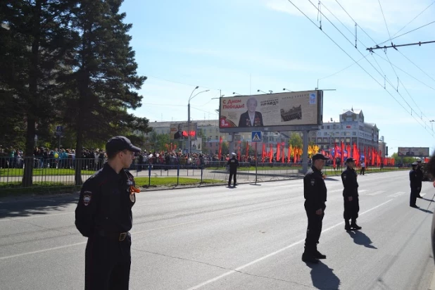 Участники шествия "Бессмертный полк". Барнаул, 9 мая 2015 год.