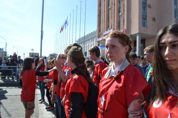 Участники шествия "Бессмертный полк". Барнаул, 9 мая 2015 год.