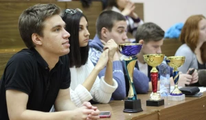 Клуб дебатов.