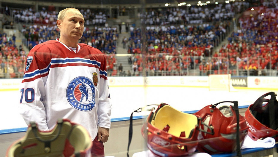 Владимир Путин принял участие в играх Ночной хоккейной лиги.