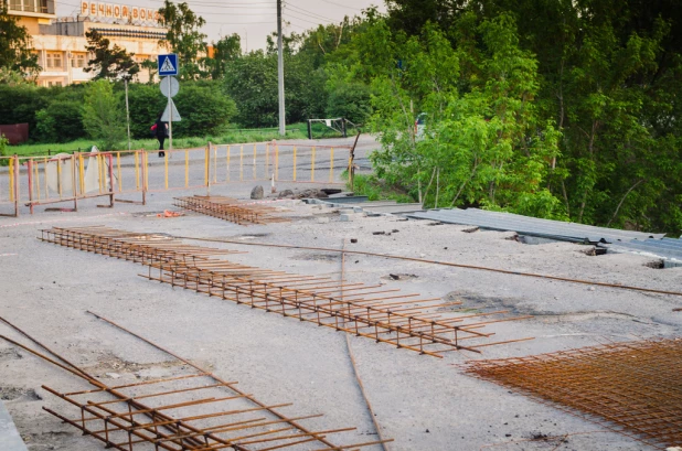 Ремонт моста через Барнаулку на ул. М. Горького.