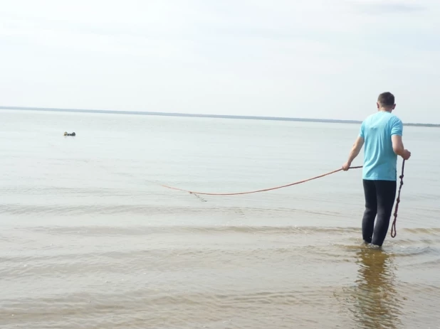 Водоемы Алтайского края готовят к началу пляжного сезона.