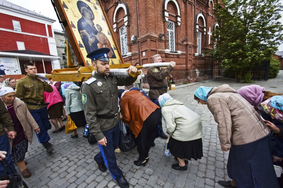 Из Барнаула увезли святыню казаков Урала - Иверскую икону Пресвятой Богородицы.