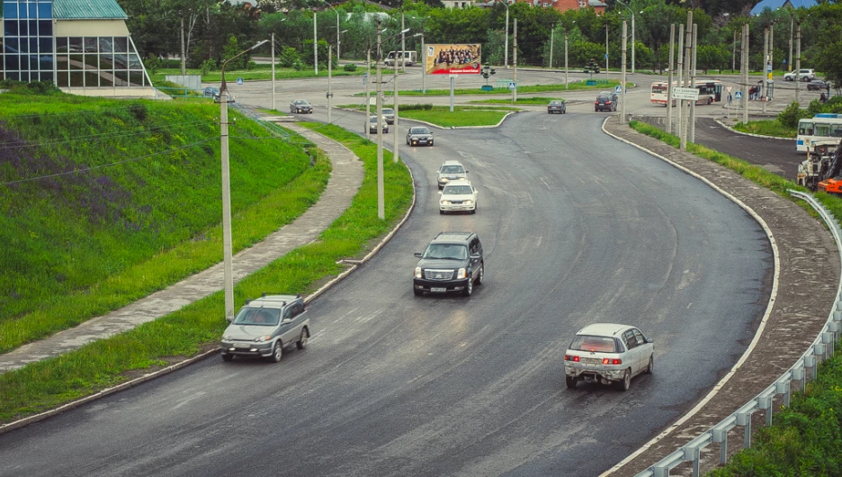 Автомобили в Барнауле.