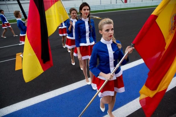 Grid Girls на этапе Формулы 1 в Сочи.