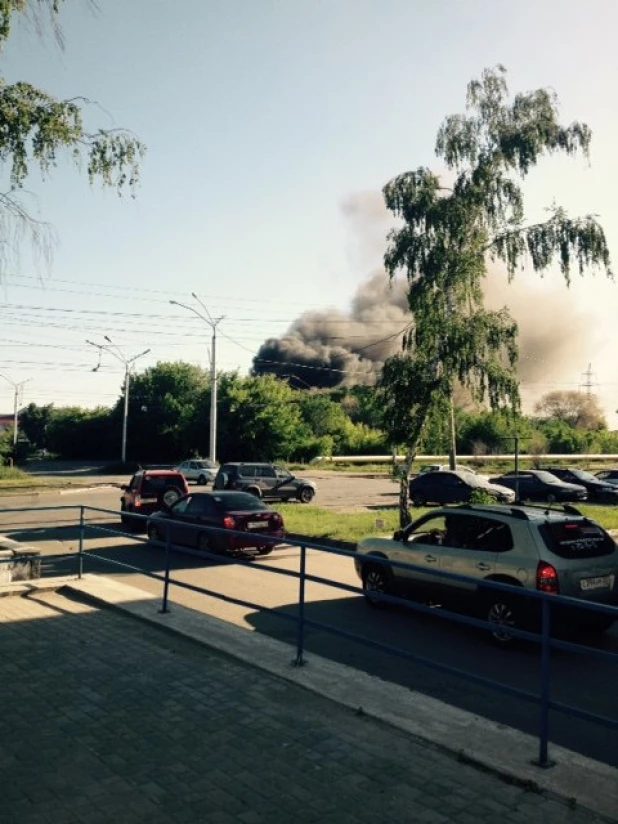 Пожар на пр/ Космонавтов, 53 в Барнауле.