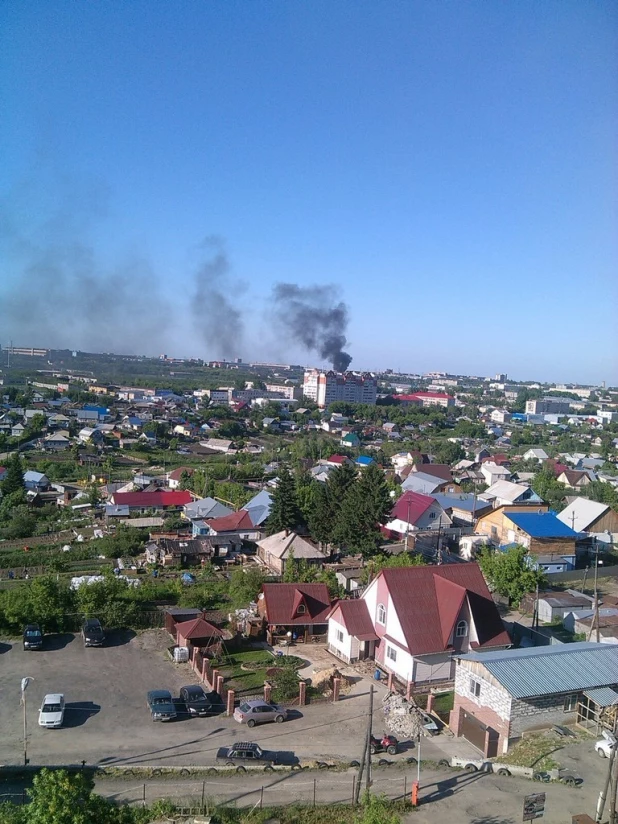 Пожар на пр/ Космонавтов, 53 в Барнауле.